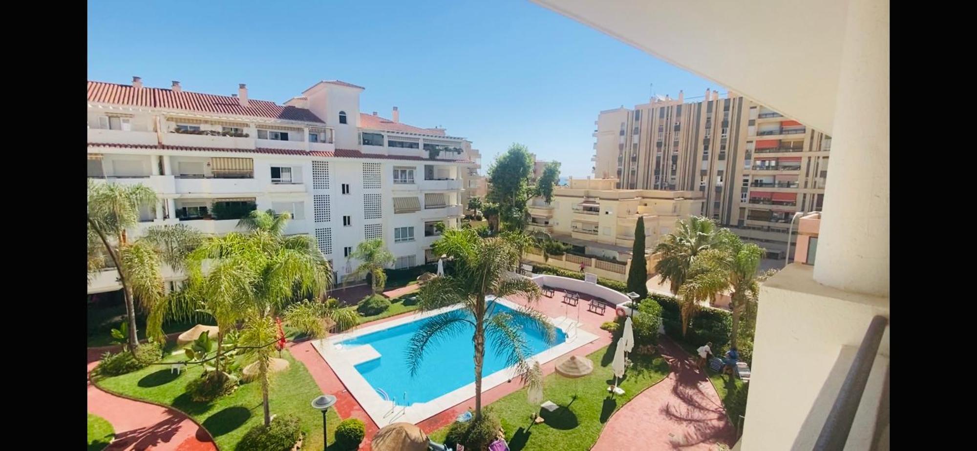 Carihuela Plaza Del Remo Torremolinos Exterior foto