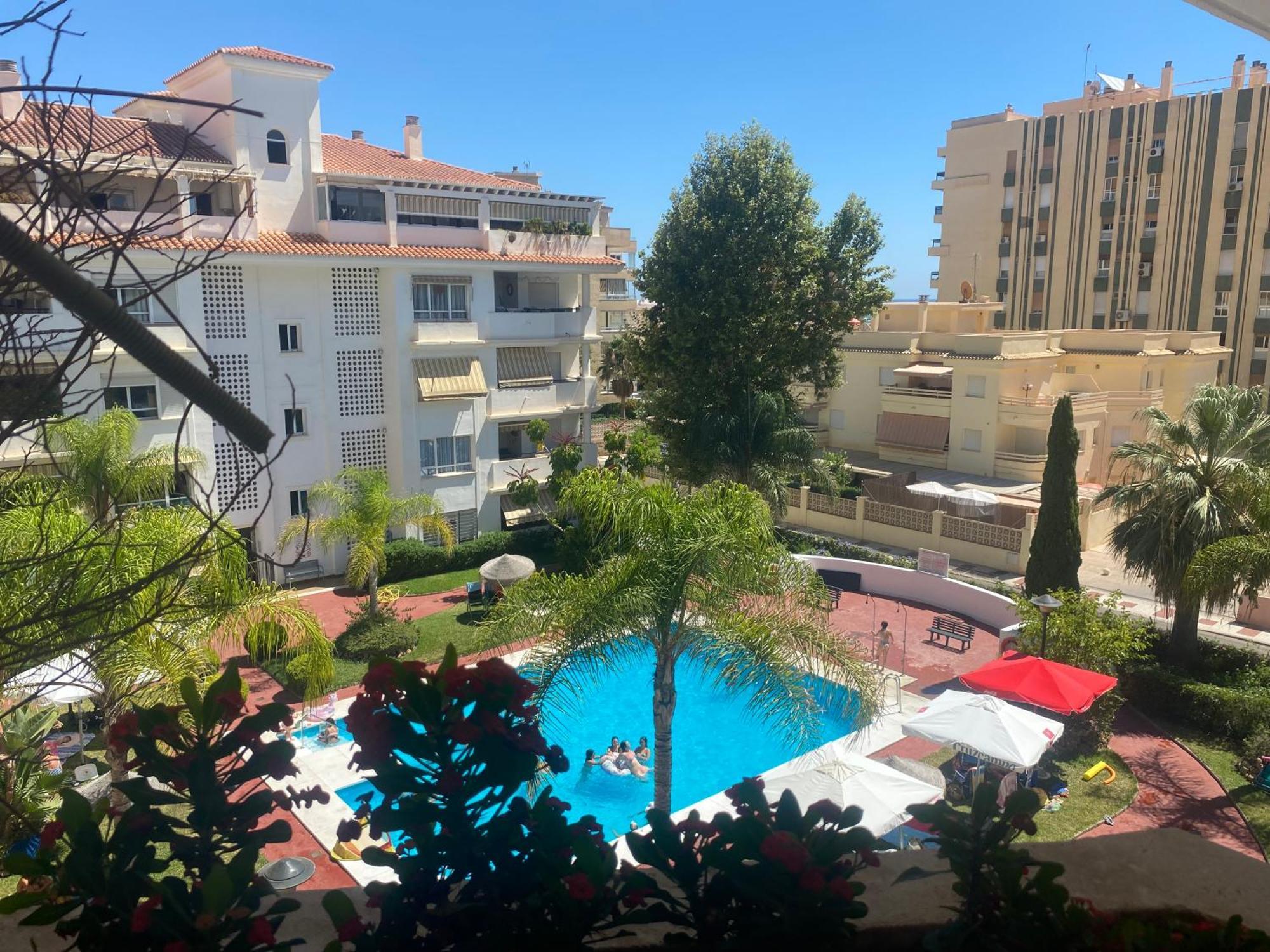 Carihuela Plaza Del Remo Torremolinos Exterior foto